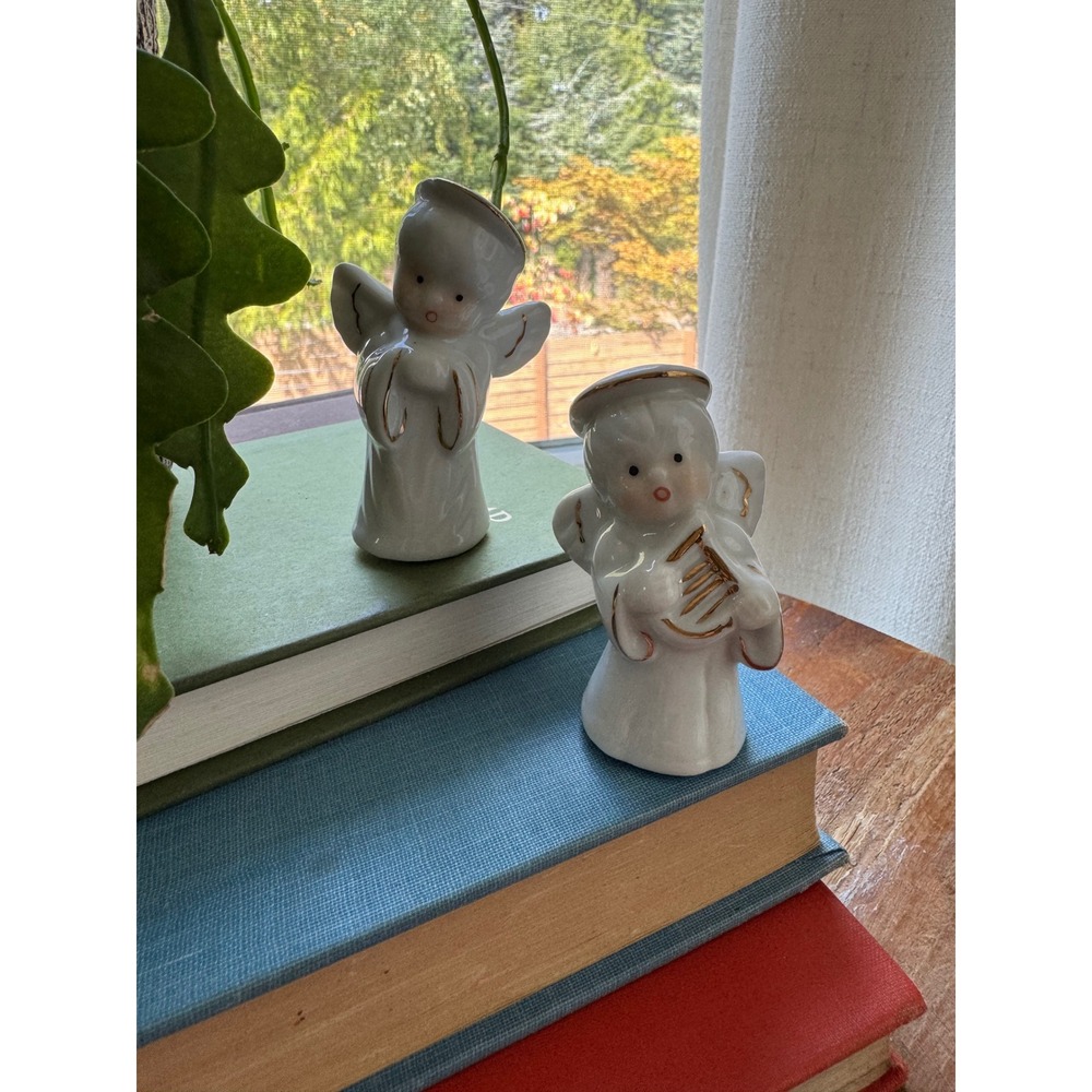 Vintage Ceramic Angel Salt and Pepper Shakers White Gold Trim Christmas Decor